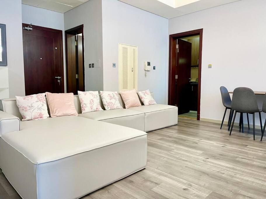 Cozy Upgraded Residential Flat With Sea, Mangrove, Pool View - 1203 Not Hotel Abu Dzabi Kültér fotó