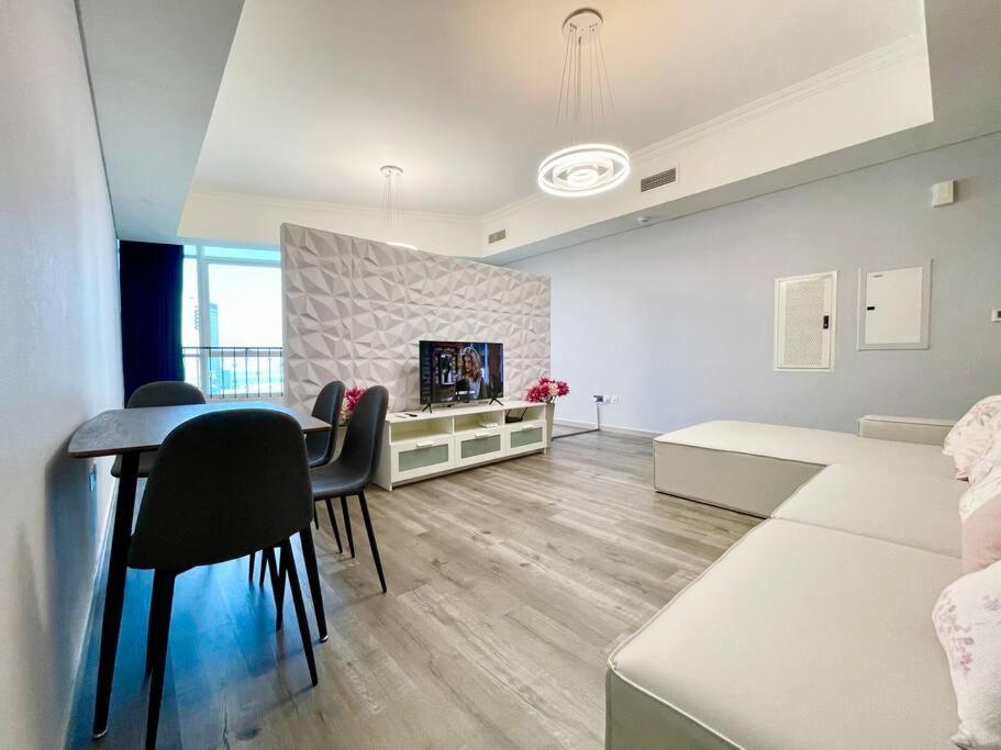 Cozy Upgraded Residential Flat With Sea, Mangrove, Pool View - 1203 Not Hotel Abu Dzabi Kültér fotó