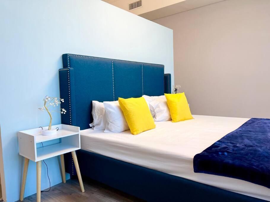 Cozy Upgraded Residential Flat With Sea, Mangrove, Pool View - 1203 Not Hotel Abu Dzabi Kültér fotó